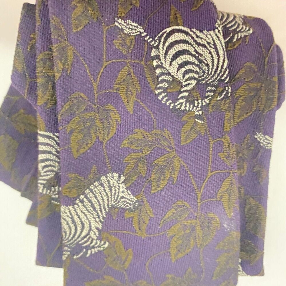 #5650 Robert Talbott Plum color Novelty Zebra Mens Necktie. Tie 57X3.75